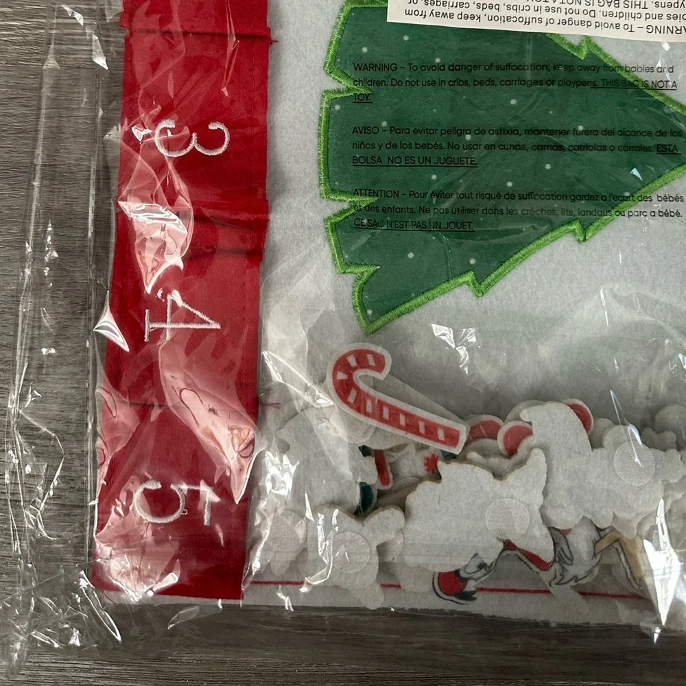 Disney Mickey Mouse & Friends Christmas Pocket Advent Calendar. New / Sealed.